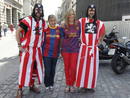 AFICIONADOS DEL BARCELONA Y DEL ATHLETIC CONVIVEN EN LAS HORAS PREVIAS A LA FINAL