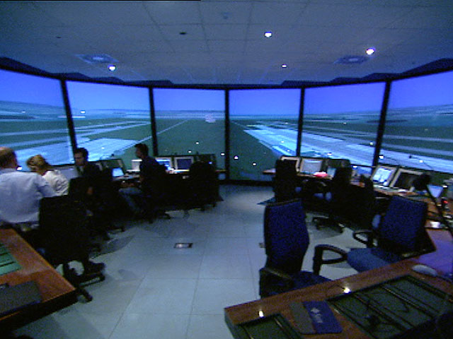 Ya est&aacute;n listos los primeros operadores AFIS, que sustituir&aacute;n a los controladores en aeropuertos con poco tr&aacute;fico