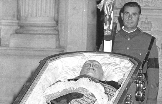 Informe semanal - La agon&iacute;a de un r&eacute;gimen
