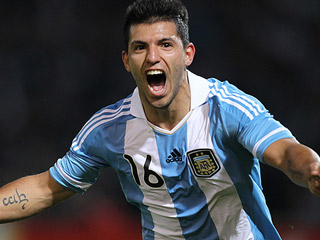 Ver v&iacute;deo  'Ag&uuml;ero desembaca en Manchester'