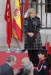 AGUIRRE Y BOTELLA HOMENAJEAN A LAS V&Iacute;CTIMAS DEL 11-M CON UNA CORONA DE LAUREL