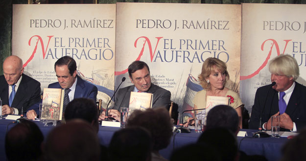 Aguirre en la presentación del libro sobre la Revolución francesa de Pedro J. Ramírez Aguirre en la presentación del libro sobre la Revolución francesa de Pedro J. Ramírez