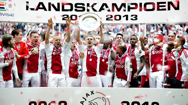El Ajax vence su tercera liga holandesa consecutiva