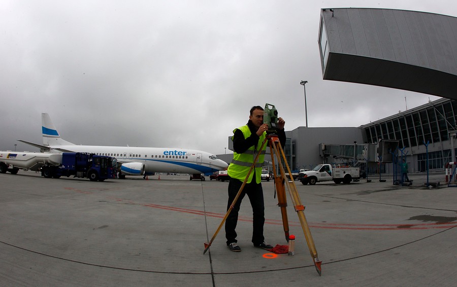 Ajustando el aeropuerto, centímetro a centímetro