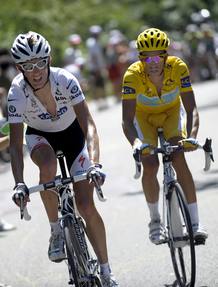 Alberto Contador se limit&oacute; a vigilar a Andy Schleck y no busc&oacute; la victoria de etapa.