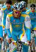 Despu&eacute;s de una temporada con relaciones tirantes, Contador volver&aacute; a defender los colores de Astana en 2010.