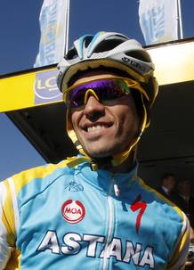 Alberto Contador en la salida de la Par&iacute;s-Niza
