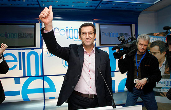 Alberto Nu�ez Feij�o obtiene la mayor�a absoluta en Galicia