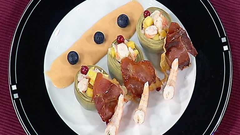 Cocina con Sergio - Alcachofas rellenas de langostinos en salsa de salmorejo a la miel