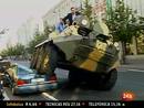 Ir al Video&nbsp;El alcalde de la capital de Lituania aplasta un coche mal aparcado con un tanque