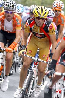 Alejandro Valverde es el líder de la Vuelta ciclista a España. Alejandro Valverde es el líder de la Vuelta ciclista a España.