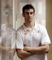 El alero V&iacute;ctor Claver, en una imagen de archivo con el Valencia Basket.