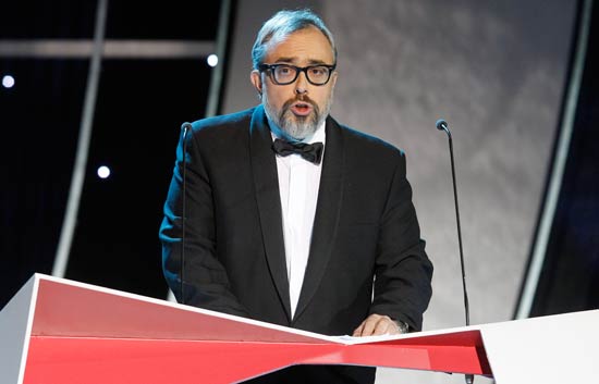 De la Iglesia pide "humildad" al mundo del cine