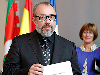Ver v&iacute;deo  'Alex de la Iglesia recibe el Premio Nacional de Cinematograf&iacute;a 2010'