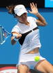 La tenista rumana Alexandra Dulgheru devuelve la bola a la belga Yanina Wickmayer.