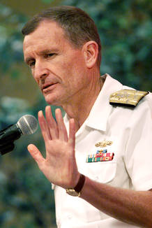 El Almirante Dennis Blair El Almirante Dennis Blair