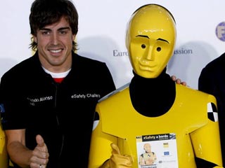 Ver v&iacute;deo  'Alonso y Sainz, no corr&aacute;is mucho'