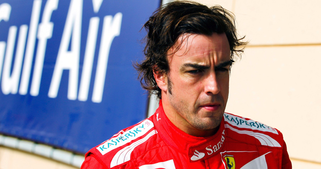 Alonso tras los entrenamientos del GP de Bar&eacute;in