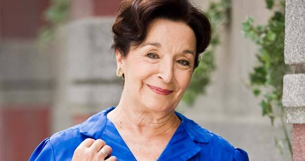 Petra Mart&iacute;nez es Adela Giner
