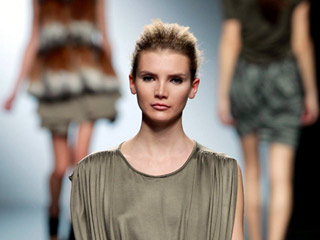 Ver v&iacute;deo  'Amaya Arzuaga en Madrid Cibeles Fashion Week'