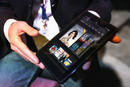 El Kindle Fire, es una versi&oacute;n mejorada del libro electr&oacute;nico Kindle, aunque con pantalla t&aacute;ctil a color. Adem&aacute;s, permitir&aacute; navegar por internet, pero solo mediante WiFi, ya que no cuenta con tecnolog&iacute;a 3G.