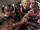 Ana Duato, con los niños de Haití Ana Duato, con los niños de Haití