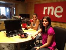 Cristina Hermoso de Mendoza junto a Ana Pastor, en la grabación de 'Tiempo de verano' en Radio 3 Cristina Hermoso de Mendoza junto a Ana Pastor, en la grabación de 'Tiempo de verano' en Radio 3