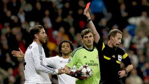 Ver vídeo 'Ancelotti pide a Ramos que reflexione por su expulsión'
