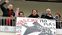 Ir al Video&nbsp;Andaluc&iacute;a expropiar&aacute; temporalmente viviendas si los desahuciados corren riesgo de exclusi&oacute;n