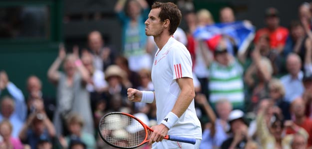 Andy Murray celebra un punto en el partido contra Ferrer