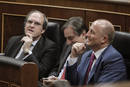 &Aacute;ngel Gabilondo, Valeriano G&oacute;mez, y Miguel Sebasti&aacute;n al comienzo del segundo d&iacute;a del debate