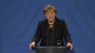 Ver v&iacute;deo  'Angela Merkel expresa su respeto por la dif&iacute;cil decisi&oacute;n del papa'