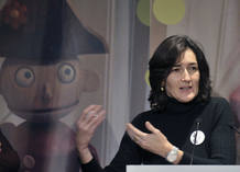 La Ministra de Cultura, Angeles Gonz&aacute;lez Sinde, durante la gala de la VI edici&oacute;n de la muestra de cine europeo de Segovia.