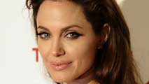 Ir al Video&nbsp;Angelina Jolie se somete a una doble mastectom&iacute;a para evitar el c&aacute;ncer de mama