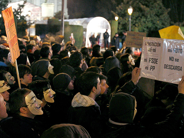 Anonymous protesta a las puertas de los Goya contra la ley Sinde