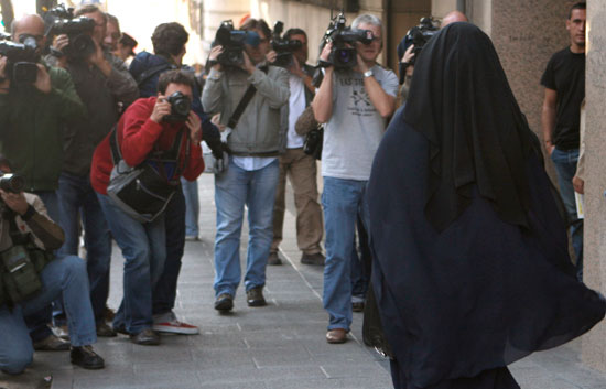 La testigo del burka dice que la pol&eacute;mica es "de ignorantes" y declara sin velo
