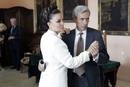 Antonio Alc&aacute;ntara hace lo posible por venderle un coche de lujo a Susana, y por eso no duda en dedicarle todo su tiempo, llevarla de paseo por la ciudad, acompa&ntilde;arla a un baile ben&eacute;fico...