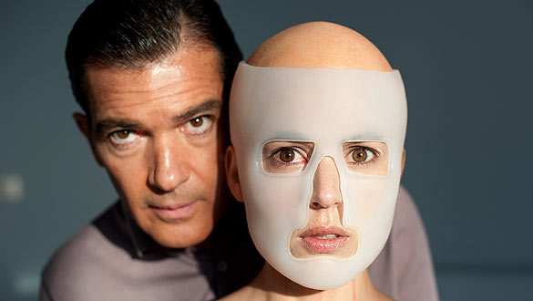 Antonio Banderas y Elena Anaya en 'La piel que habito' Antonio Banderas y Elena Anaya en 'La piel que habito'