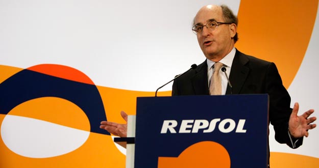 Antonio Brufau, chairman of Spanish energy company Repsol YPF, gestures during a ceremony to launch its annual "Guia Repsol" tourist guide in Madrid Antonio Brufau, chairman of Spanish energy company Repsol YPF, gestures during a ceremony to launch its annual "Guia Repsol" tourist guide in Madrid