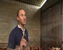 Antonio, en su explotaci&oacute;n ganadera de M&aacute;laga