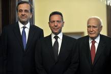 Antonis Samarás, Yiannis Stournaras y Carolos Papoulias Antonis Samarás, Yiannis Stournaras y Carolos Papoulias