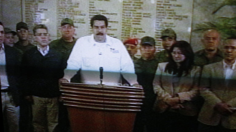 El vicepresidente Nicolás Maduro anuncia el fallecimiento de Hugo Chávez