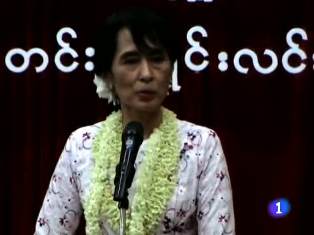 Aung Sang Su Kyi Nobel de la Paz, participar&aacute; en las pr&oacute;ximas elecciones Birmanas