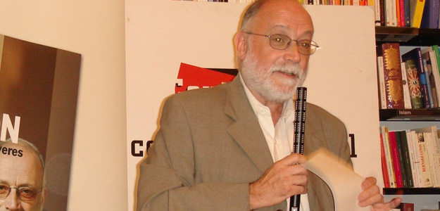 Arcadi Oliveres, doctor en Econom&iacute;a y autor de "&iexcl;Ya basta! Indignaci&oacute;n y respuestas a un sistema enfermo".