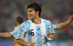 Ver v&iacute;deo  'Argentina 2 - 0 Brasil, Ag&uuml;ero'