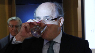 Ver v&iacute;deo  'Argentina interviene YPF y anuncia la expropiaci&oacute;n del 51% de la filial de Repsol'