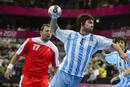 El argentino Sebastian Simonet efectuando un disparo.