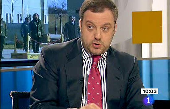 Desayunos - Ar&iacute;stegui: "Lo de Kosovo ha sido una nueva zapaterada"
