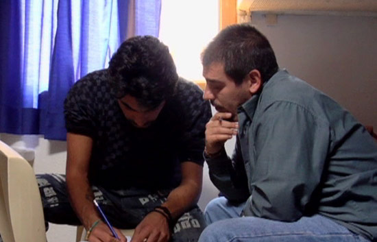 El coro de la c&aacute;rcel - Ariza y Toni estudian juntos