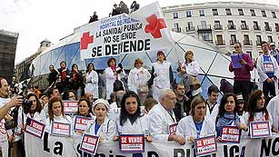 Ver v&iacute;deo  'Arranca la huelga de dos d&iacute;as convocada en la Sanidad p&uacute;blica de la comunidad de Madrid'